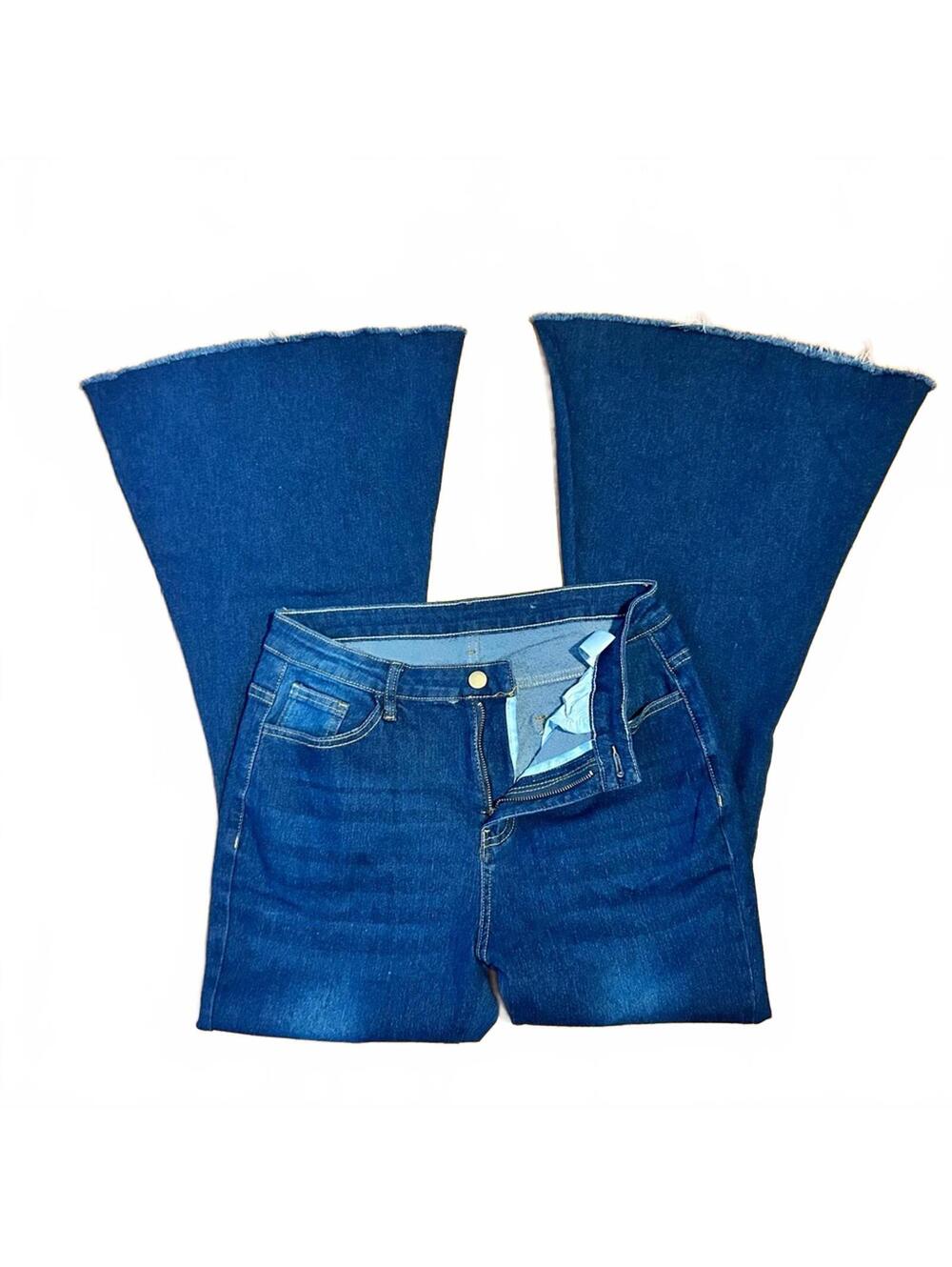 Laney Wilson Style Big Bellbottom Wide Flared Raw Edge Blue Jeans | Size Medium